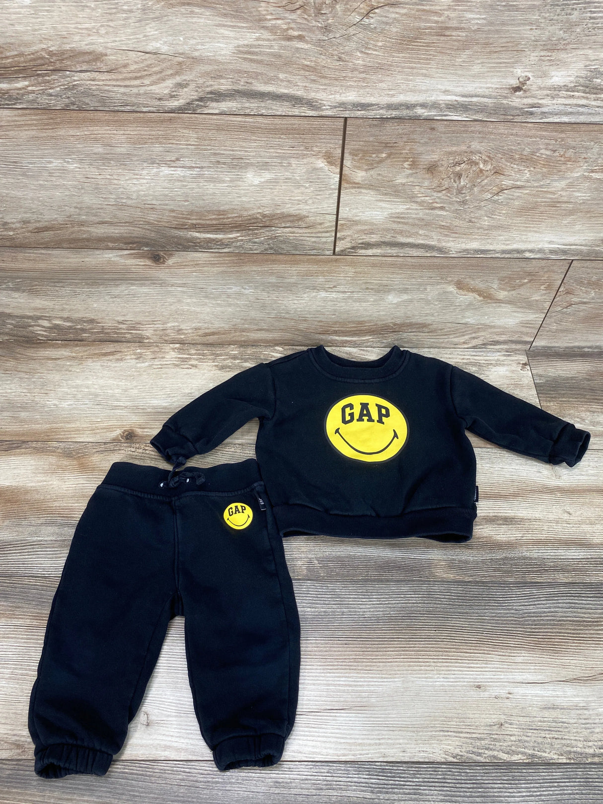 Baby Gap Smiley World 2pc Logo Sweatshirt Set Black sz 6-12m