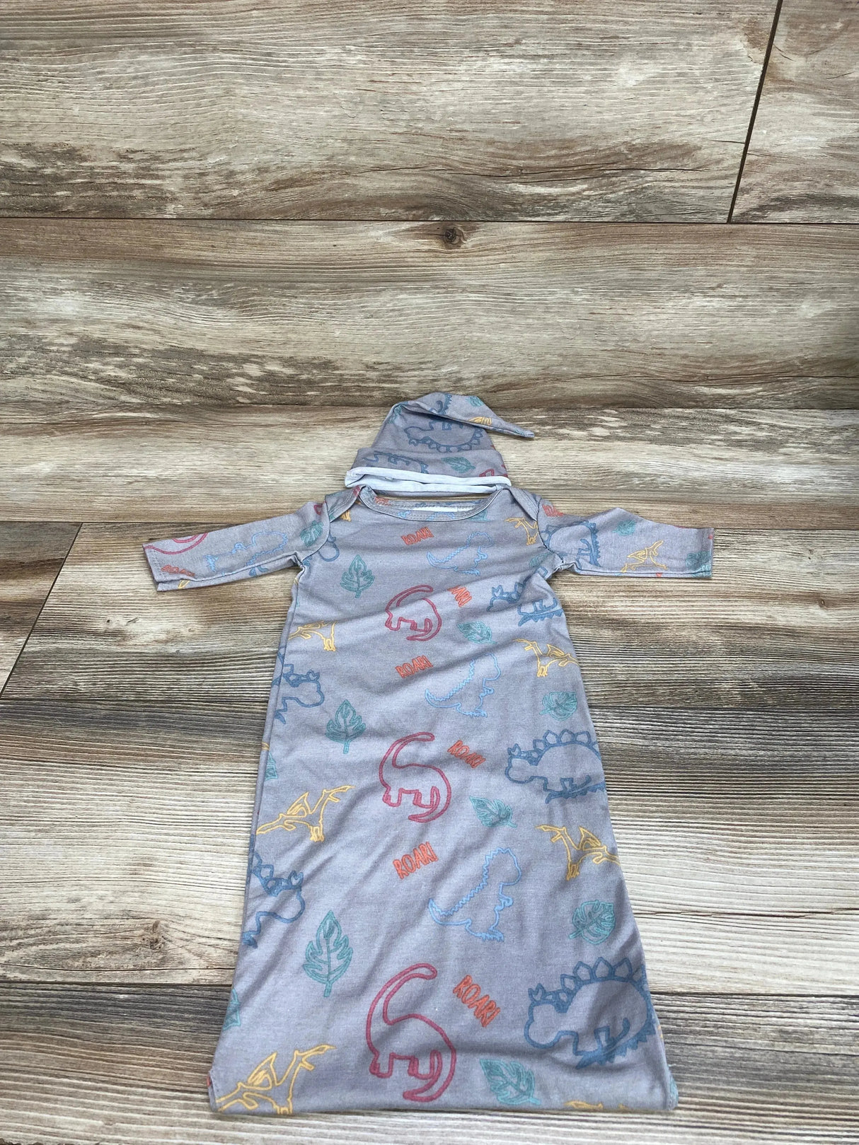 Toby 2pc Dino Knot Gown & Hat Grey sz 0-3m