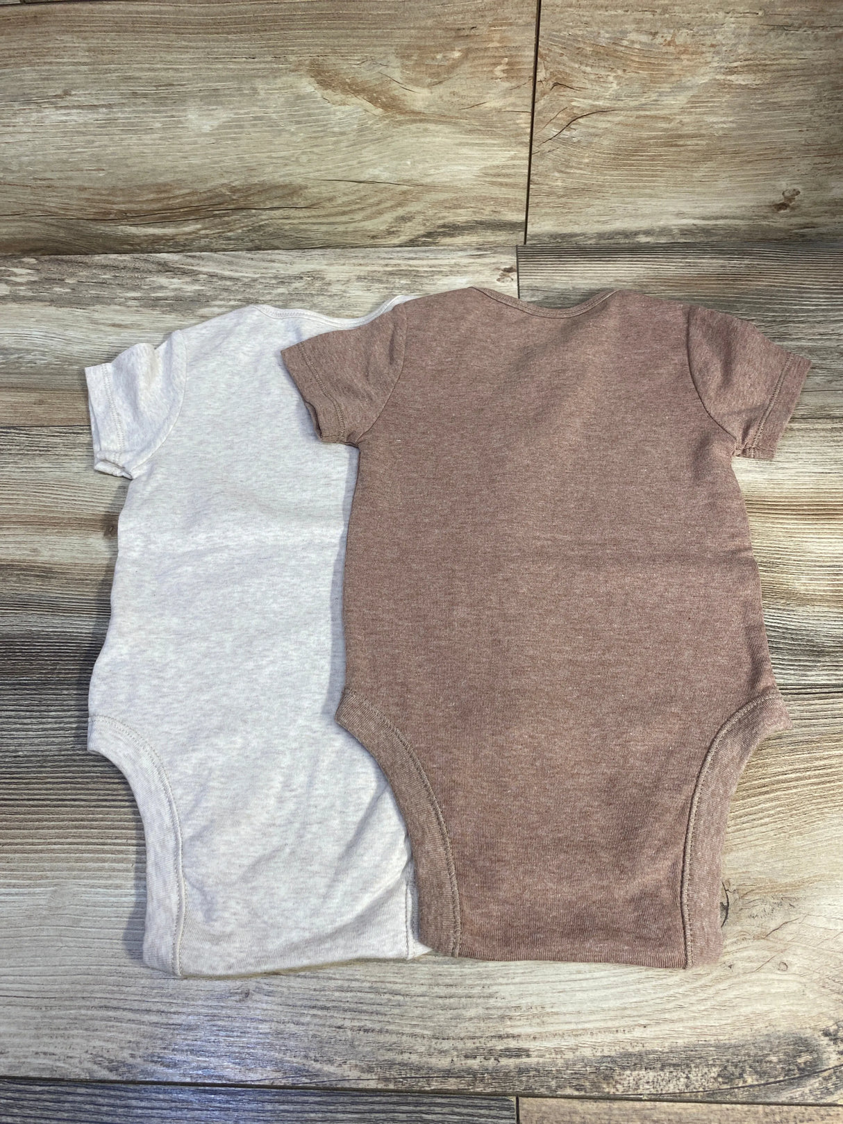 NEW Old Navy 2pk Bodysuits Oatmeal/Brown sz 18-24m - Me n Mommy To Be