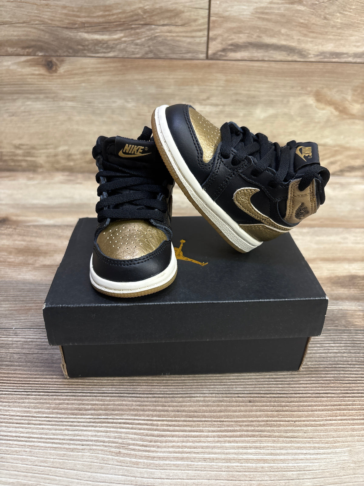 Air Jordan 1 Retro High OG TD 'Black Gold' Sneakers sz 4c