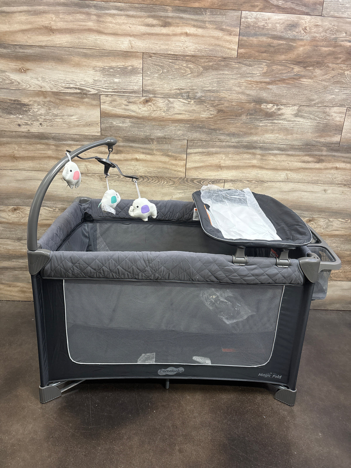 NEW Pamo Babe Just Right Playard with Bassinet & Changer - Grey