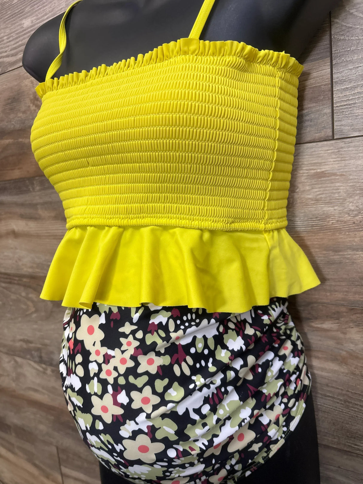Summer Mae Maternity 2pc High Waisted Bikini Yellow sz Large