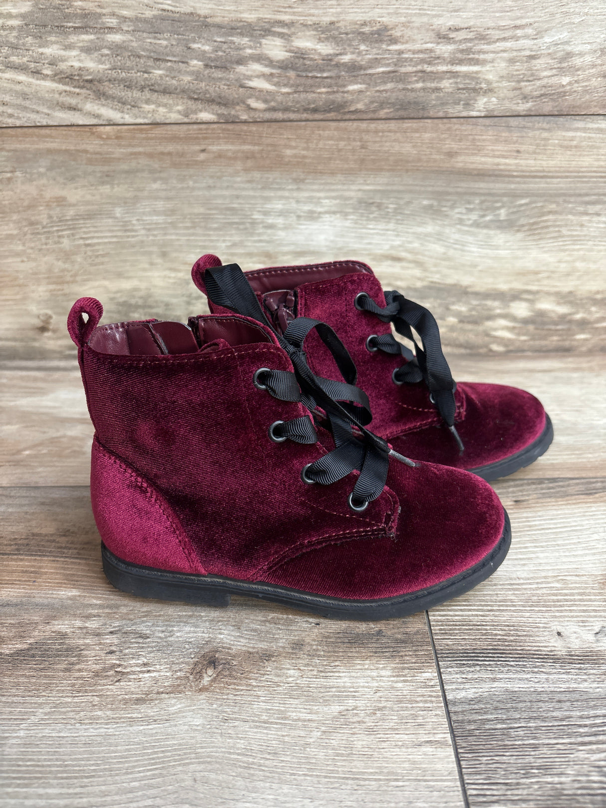 Cat & Jack Giovanna Crushed Velvet Lace-Up Combat Boots Red sz 11c