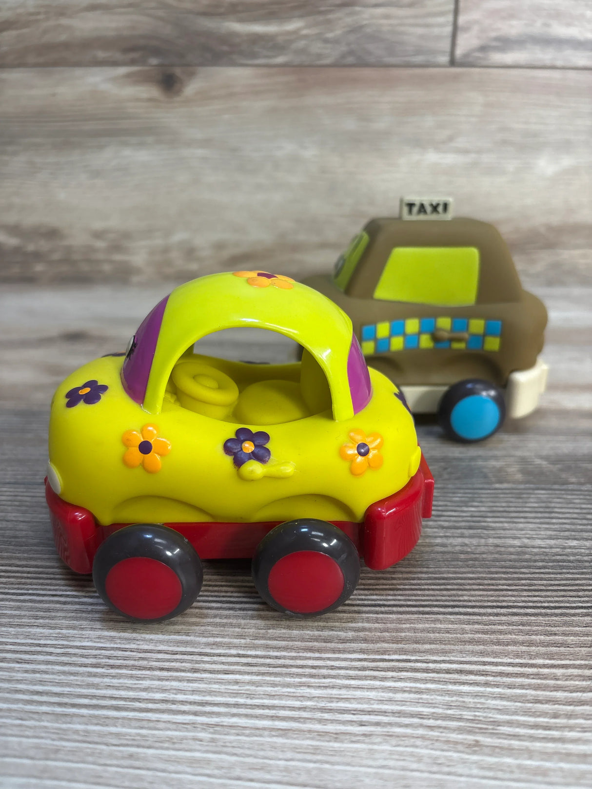 B. Toys Wheeee-ls Pull-Back Vehicles 2pk