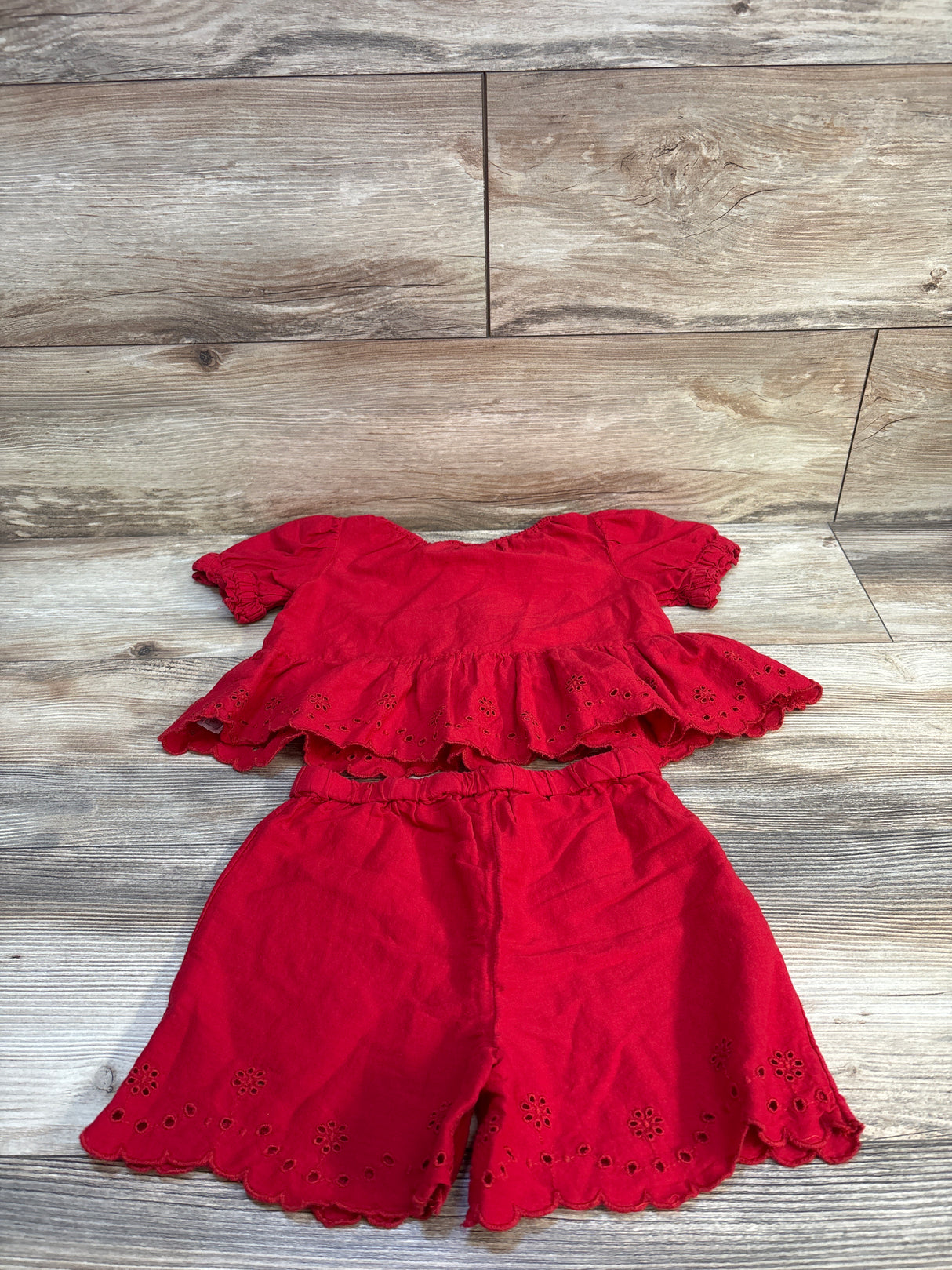 Old Navy Peplum Eyelet Top & Short Set in Robbie Red sz 4T