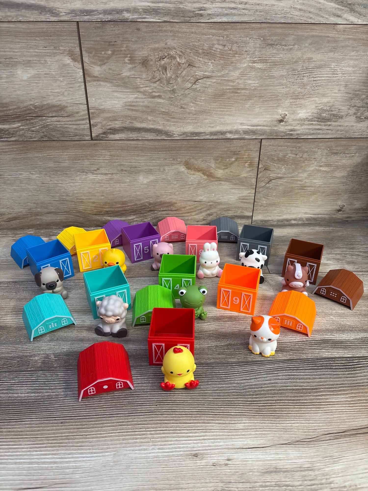 Aigybobo 20pc Farm Animals in Barns Montessori Counting Toy