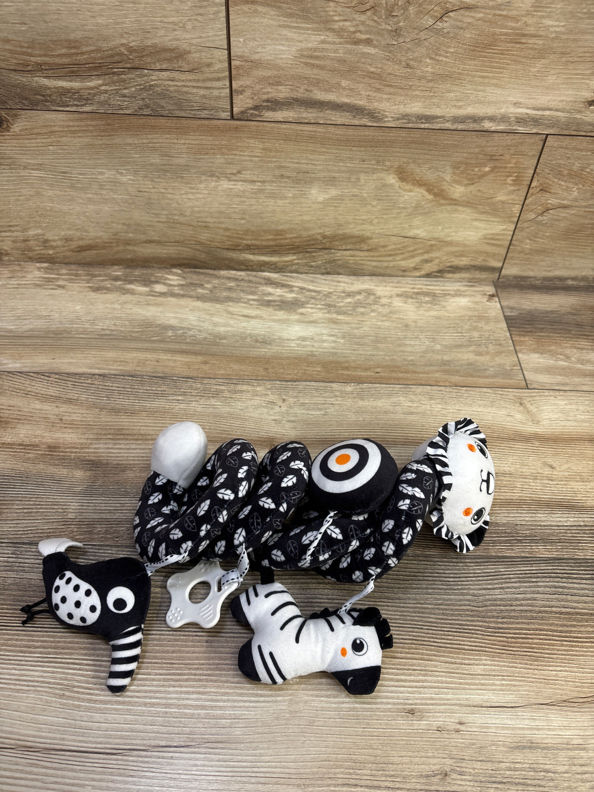AIPINQI Spiral Activity Toy Black/White