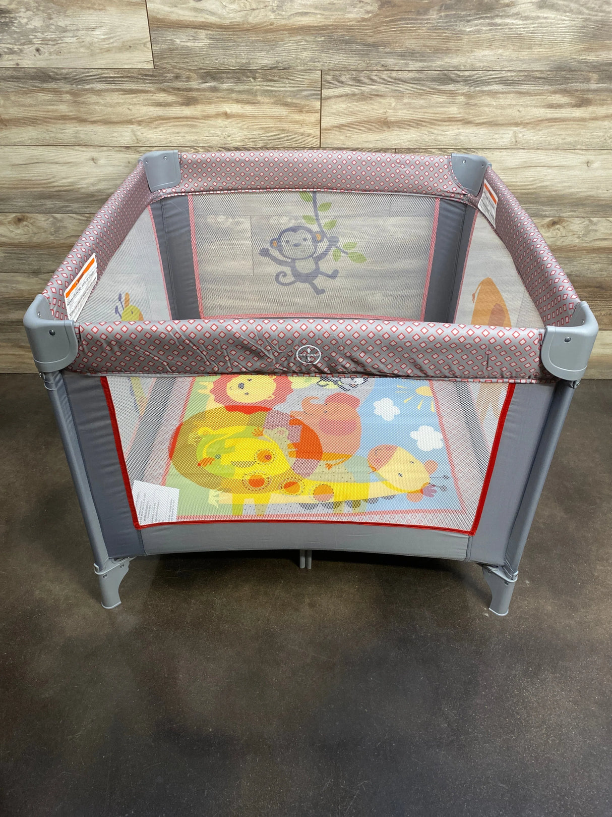 NEW Delta Children 36 x 36 Play Yard, Fun in The Jungle