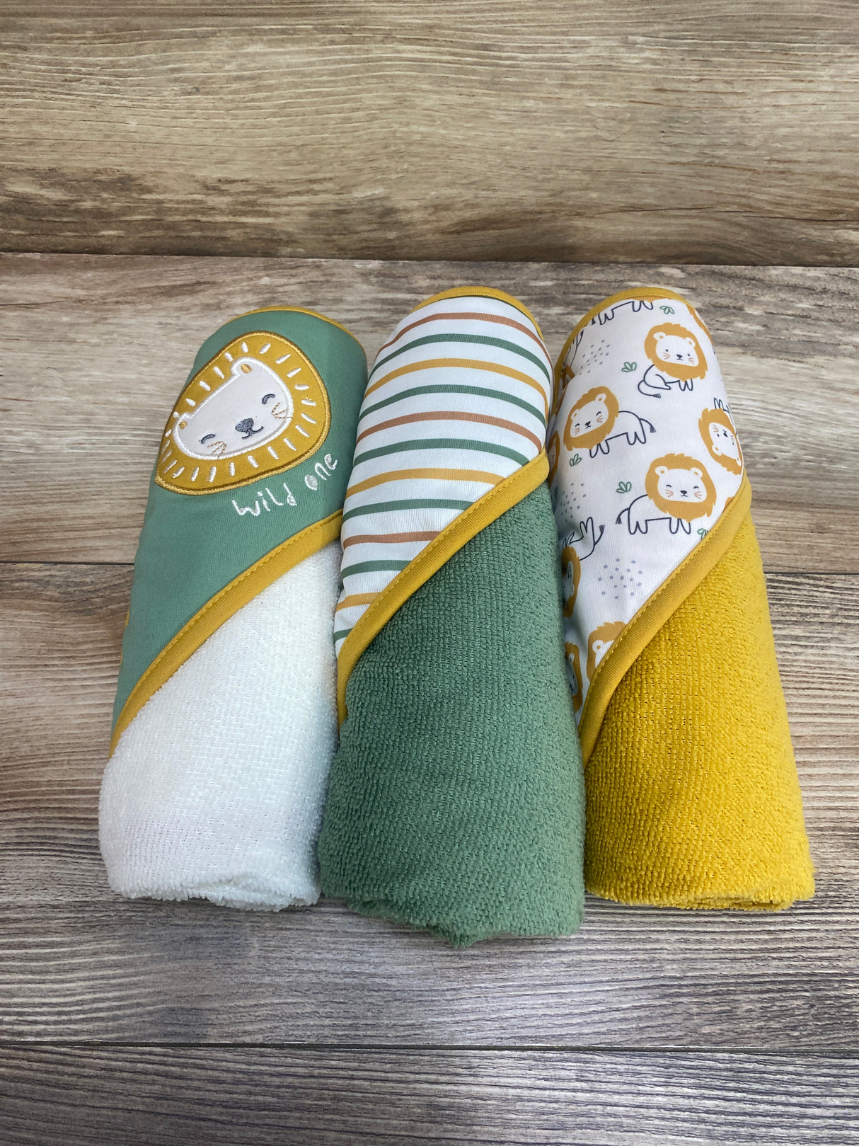 NWoT Hooded Bath Towels 3Pk 'Wild One' Green/Yellow/White