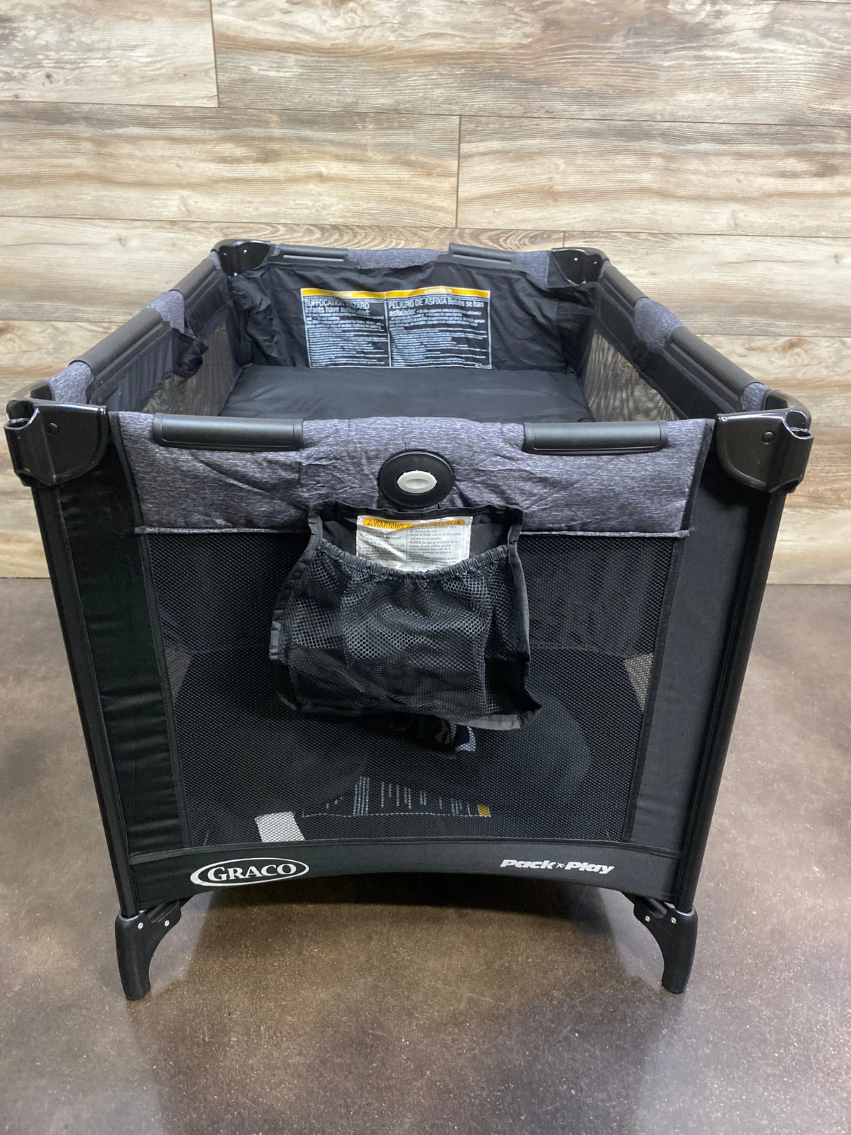 Graco Pack 'N Play Simple Solutions Playard in Cam