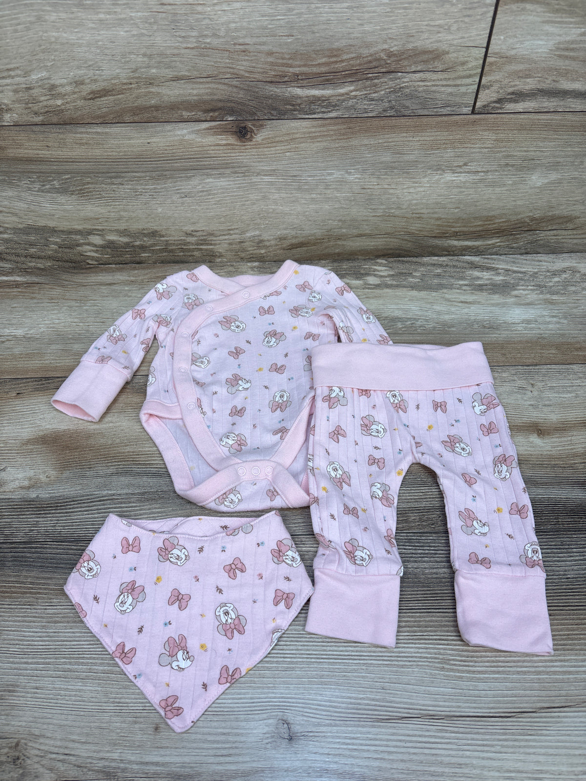 Disney Baby 3pc Minnie Mouse Kimono Bodysuit, Pants, & Bib Set Pink sz 0-3m