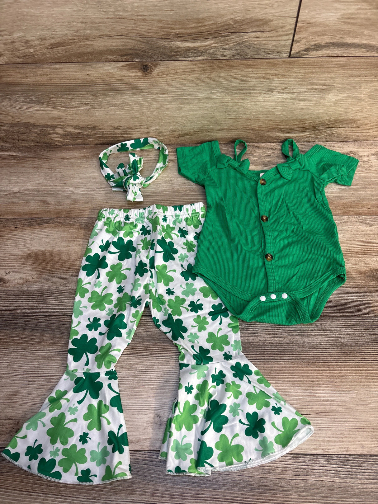 3pc Shamrock Print Ribbed Bodysuit Set Green sz 12-18m