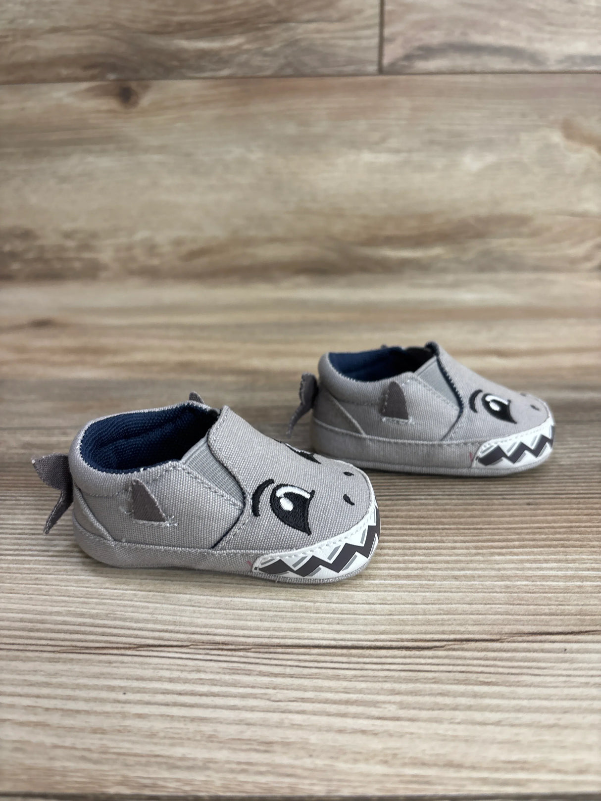 Max + Jake Soft Sole Shark Shoes Grey sz 1c