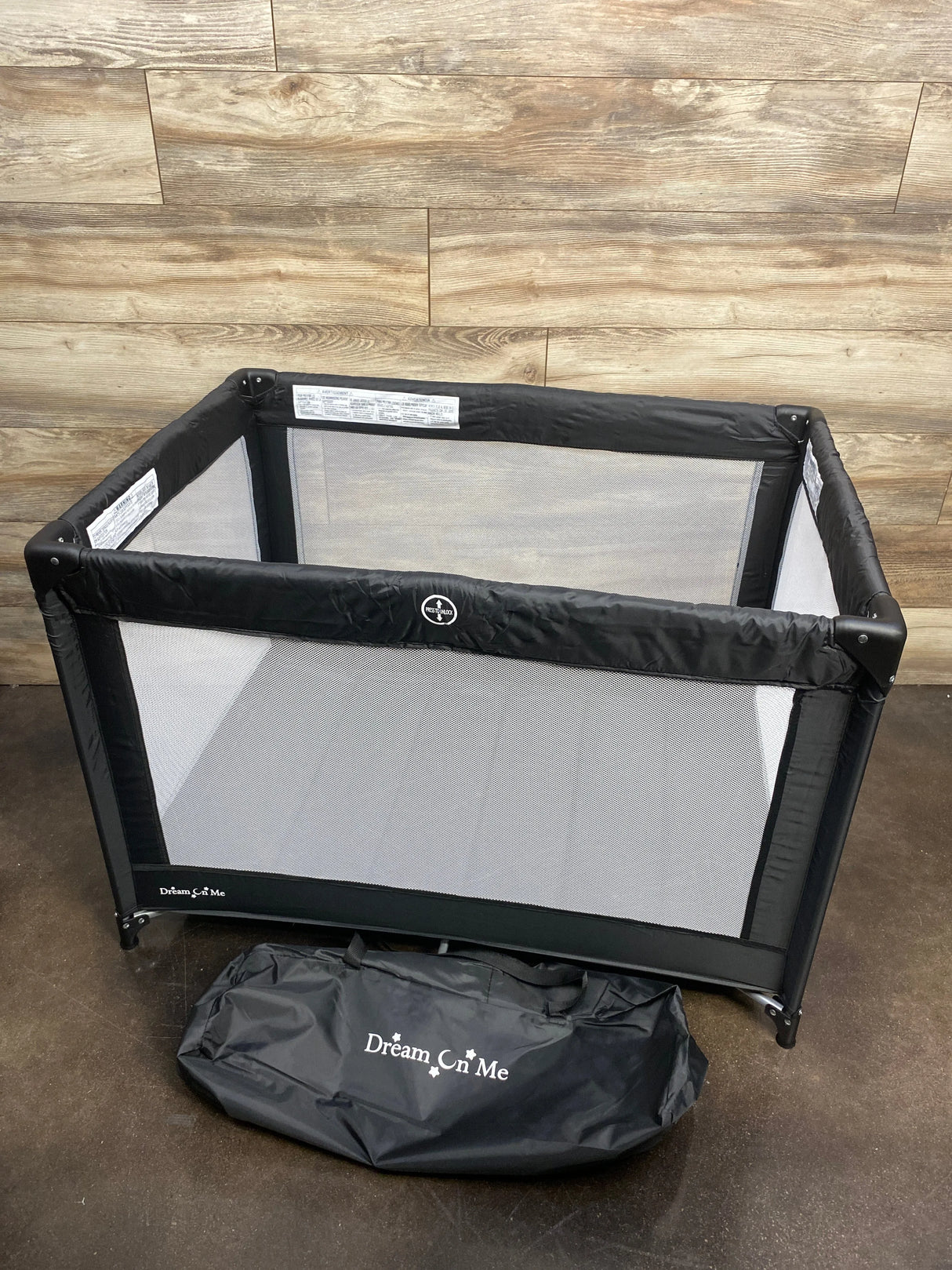 NEW Dream on Me Zodiak Play Yard, Black