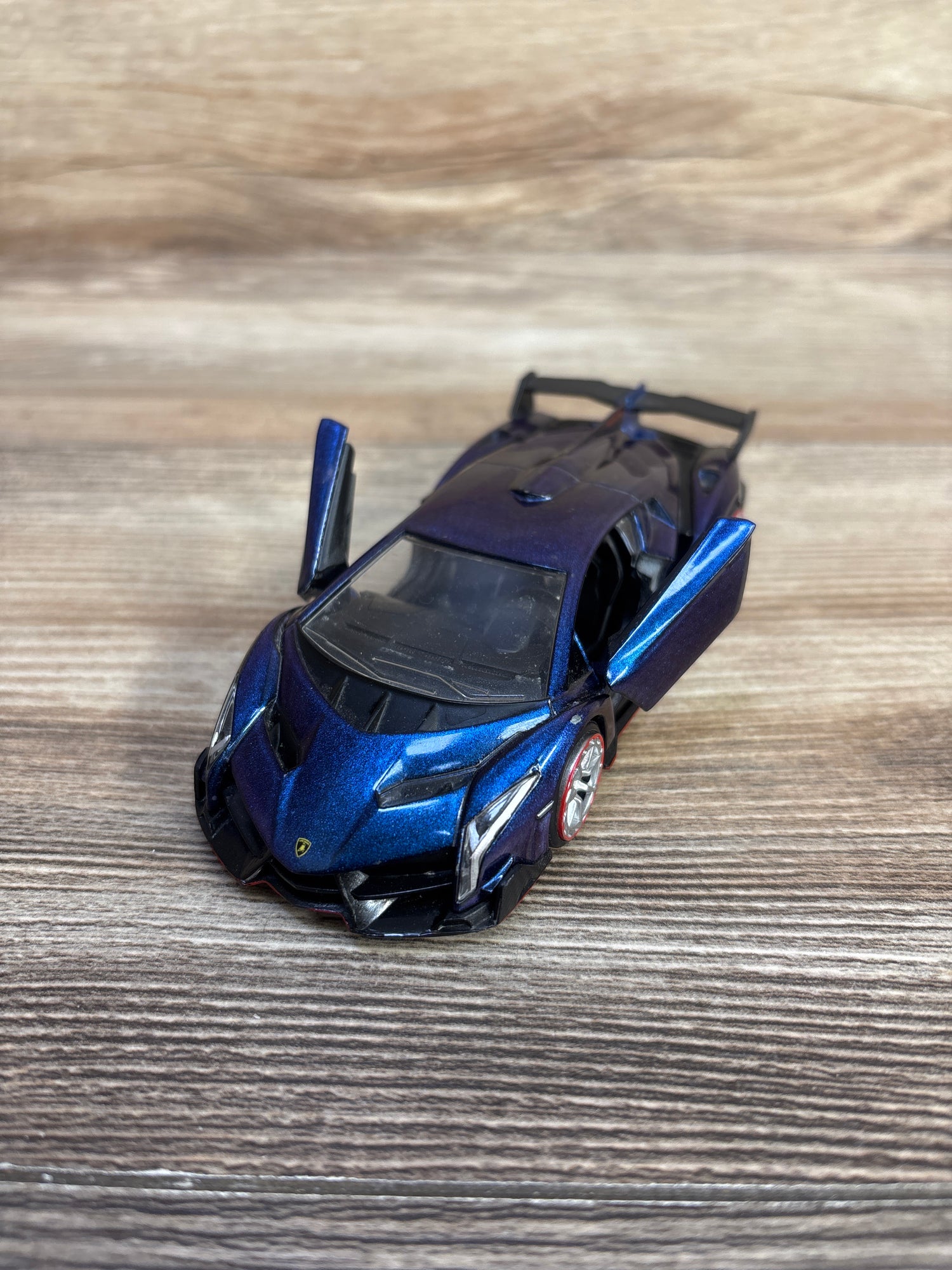 Jada Toys Lamborghini Veneno 1/32 Scale Diecast Car