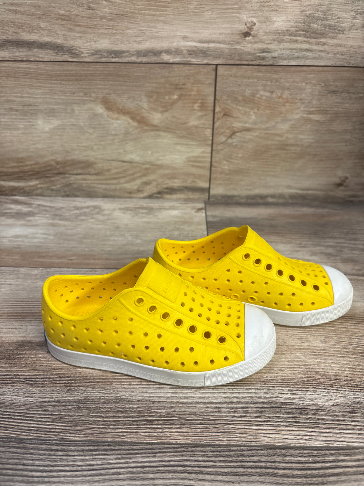 Native Jefferson Slip-On Shoes Yellow sz 10c