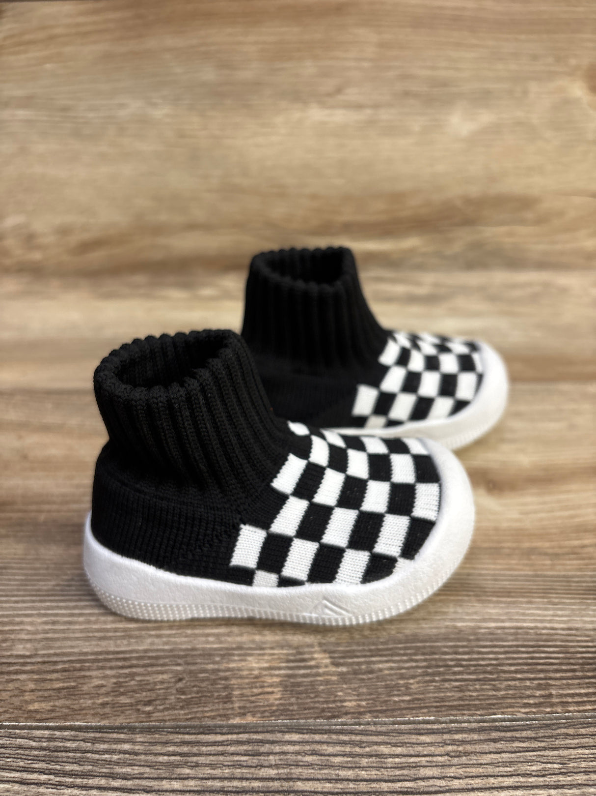 EASHI Non-Slip Sock Shoes, Checkered Black/White sz 3.5c