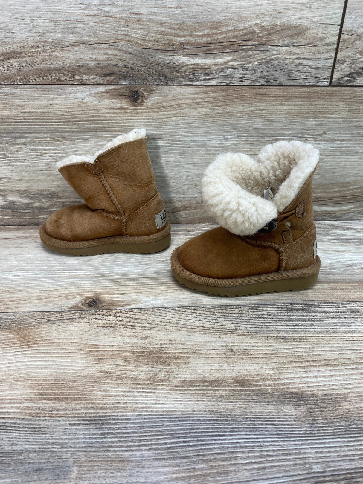 UGG Bailey Button Boots Chestnut Sz 6c