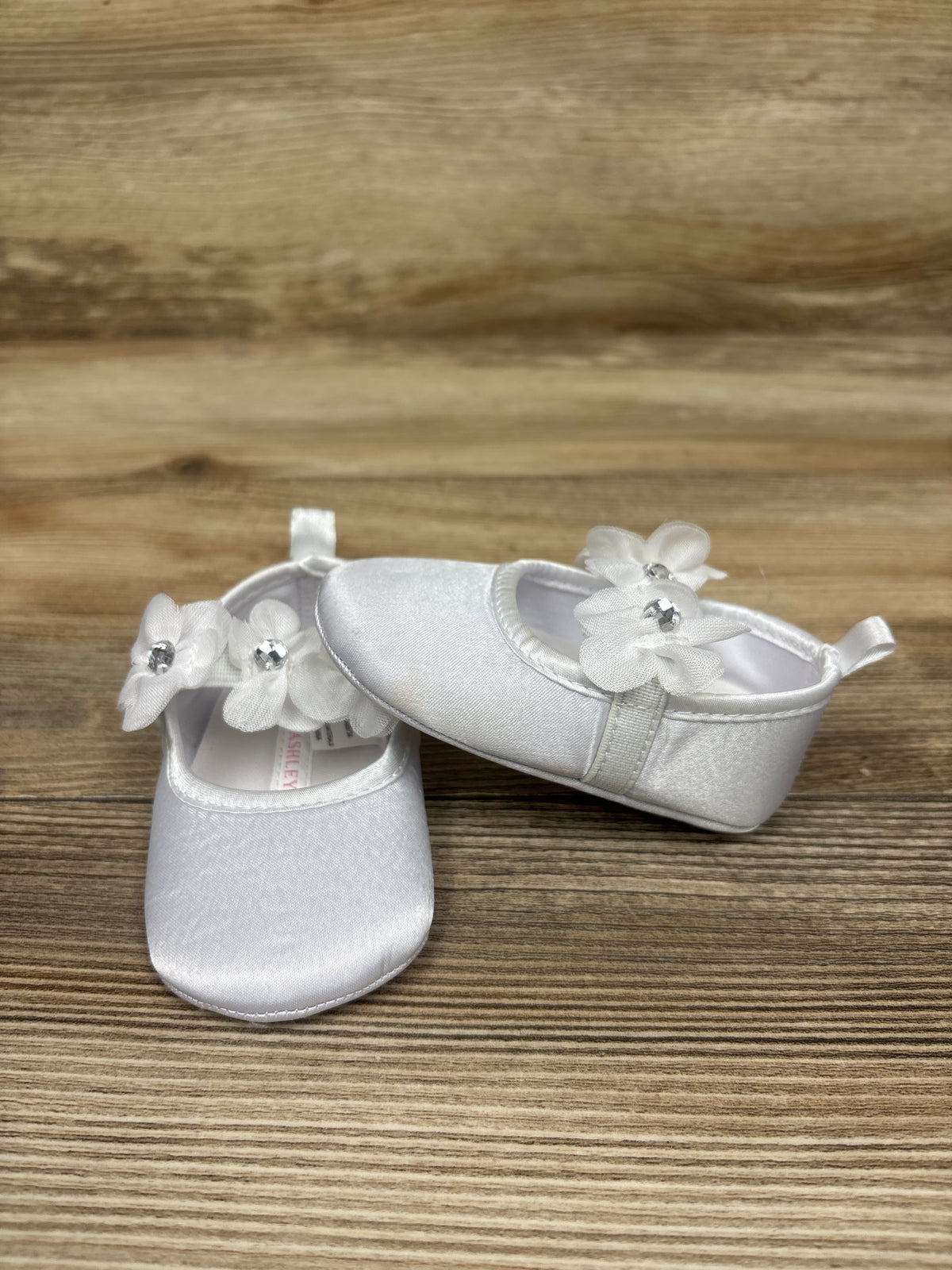 Laura Ashley Floral Soft Sole Shoes White sz 3c