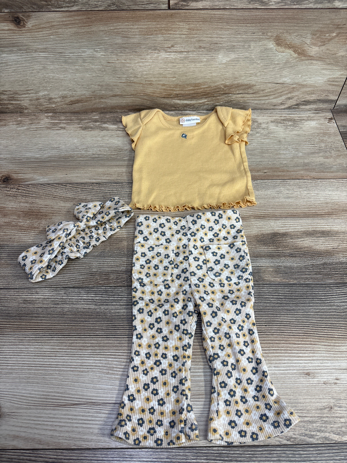 Daisy Fuentes 3pc Ribbed Lettuce Trim Shirt & Bottoms Yellow sz 0-3m