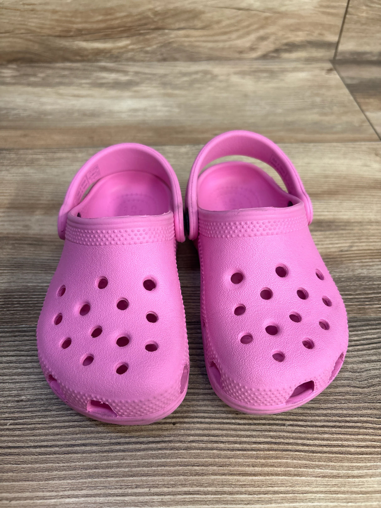 Crocs Classic Clogs Pink sz 9c - Me n Mommy To Be