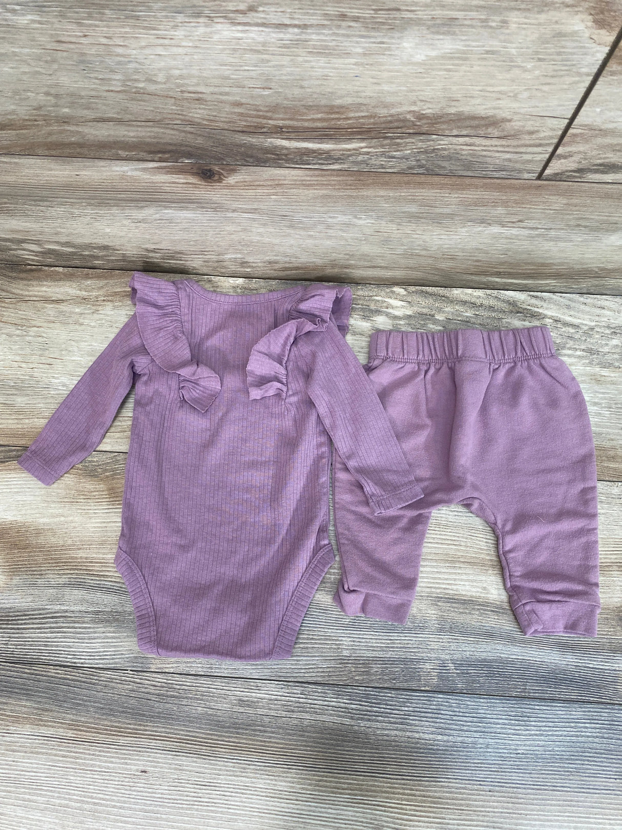 Cat & Jack 2pc Ruffle Bodysuit & Joggers Purple sz 0-3m