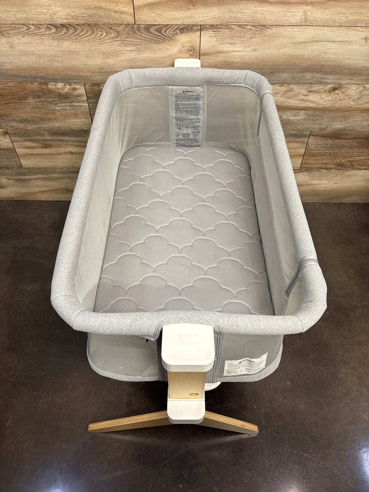 Newton Bassinet & Bedside Sleeper in Grey - Me n Mommy To Be