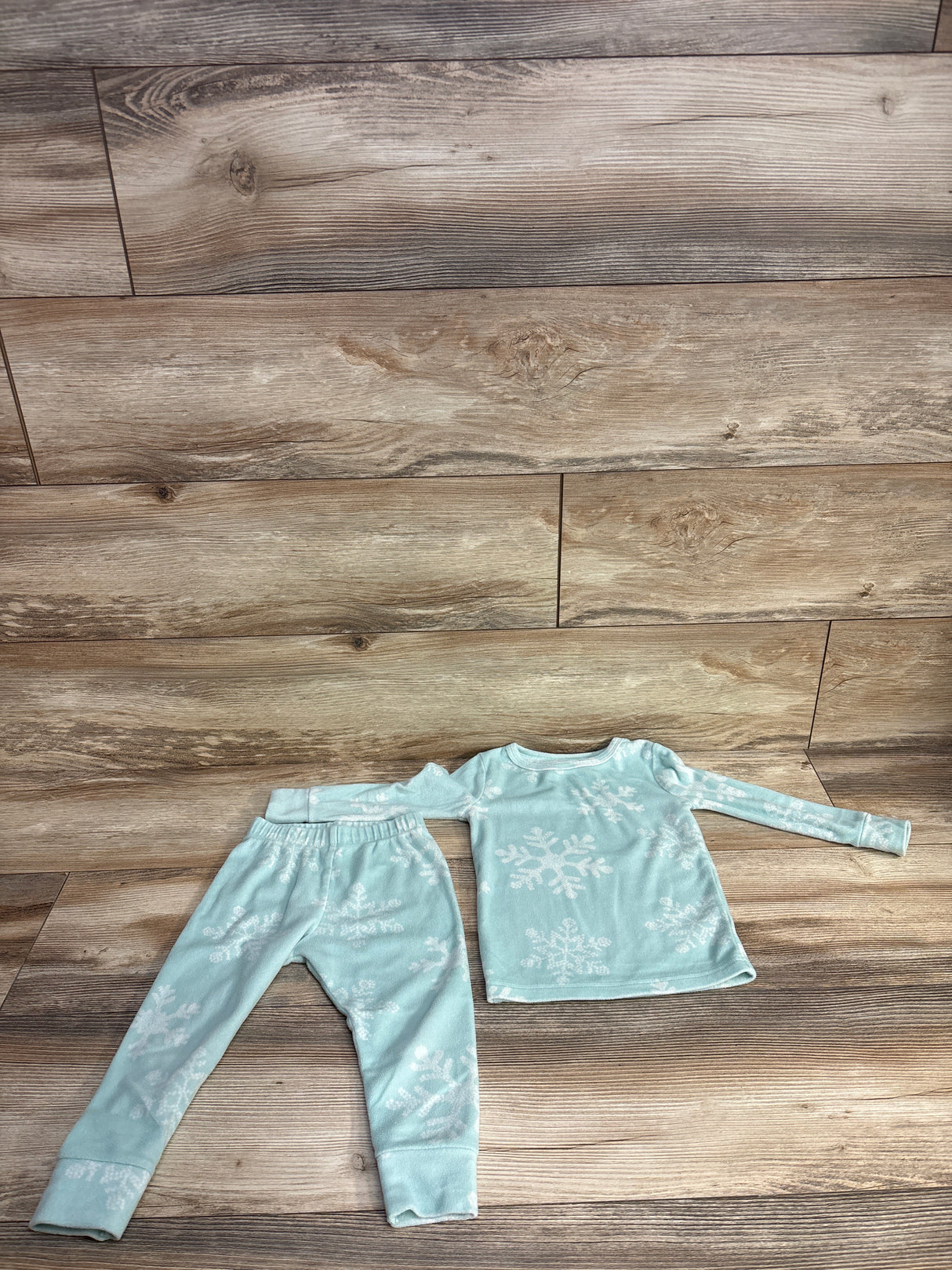 Cat & Jack 2pc Velour Snowflake Pajama Set Mint sz 2T