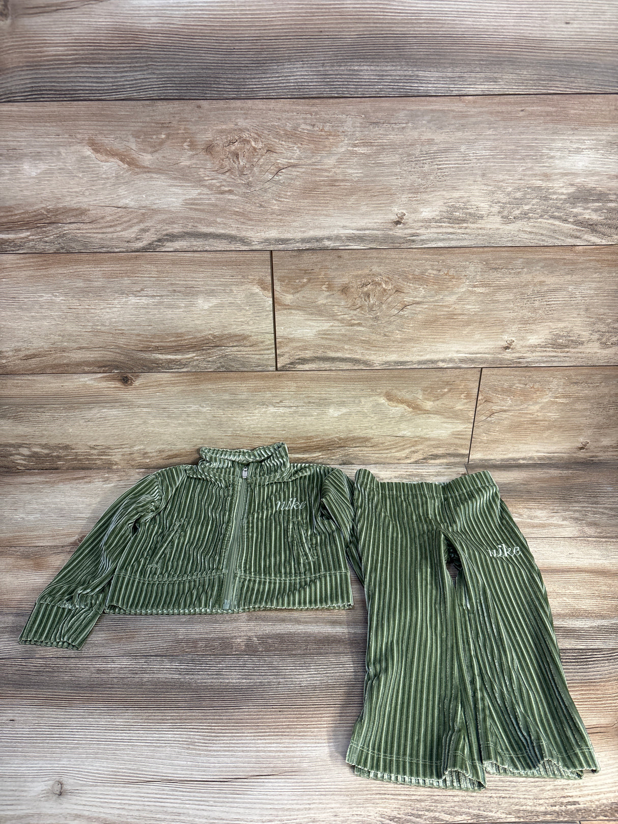 Nike 2pc Cozy Rib Track Suit Set Green sz 2T
