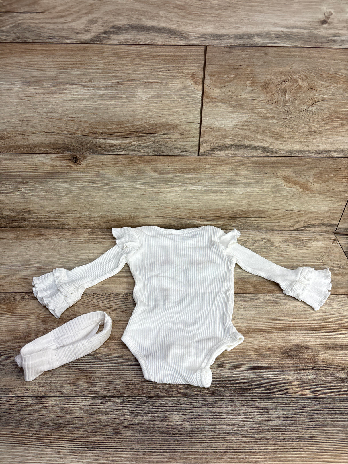 2pc The Baby Who Stole Christmas Ribbed Bodysuit Set Ivory sz 6-9m