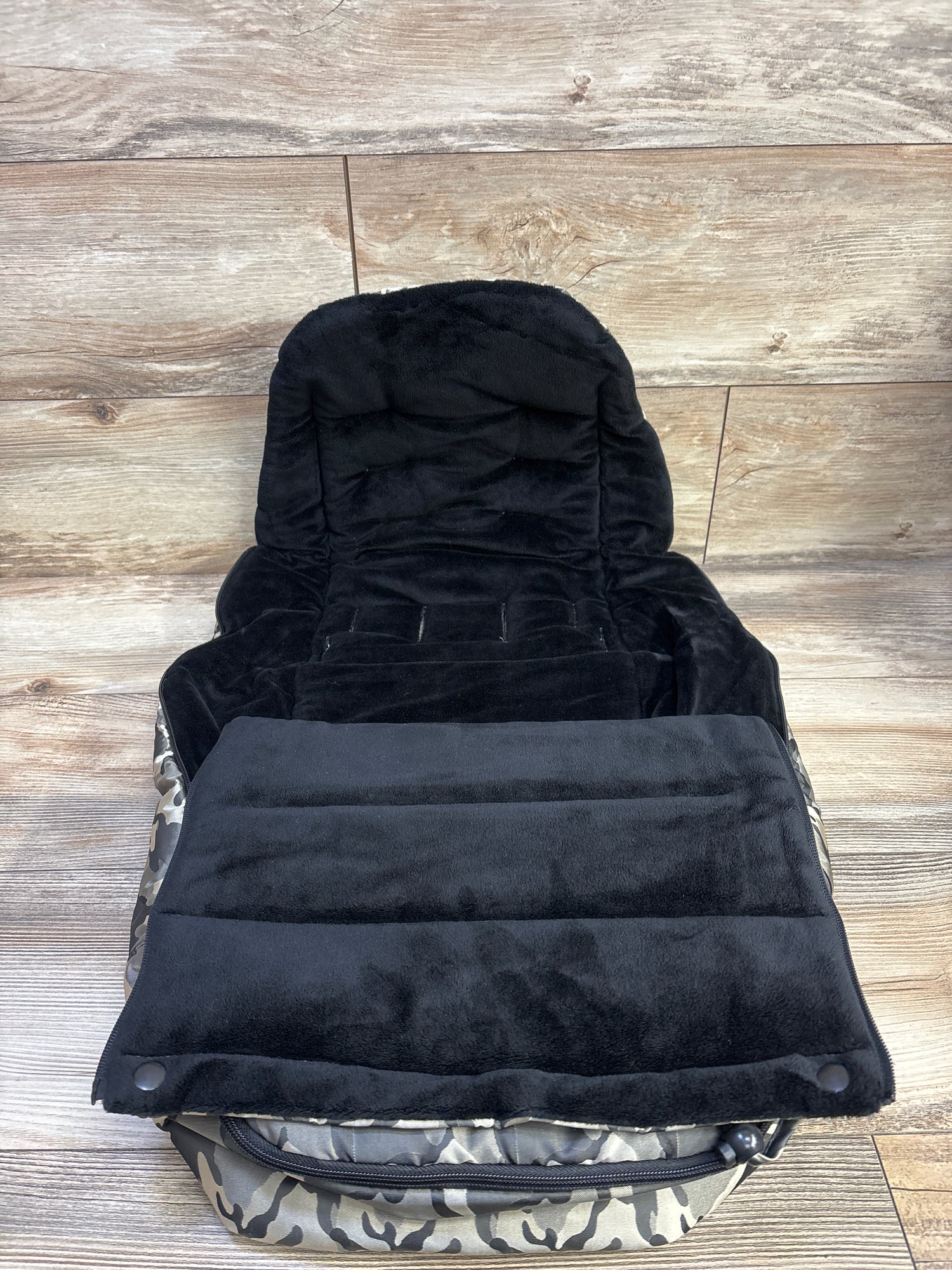 Cybex Platinum Footmuff in Butterfly Camo