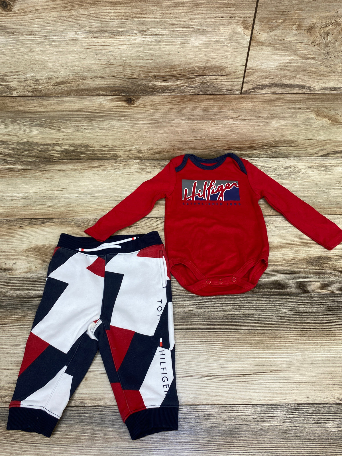 Tommy Hilfiger 2pc Long Sleeve Bodysuit & Joggers Set Red sz 12m