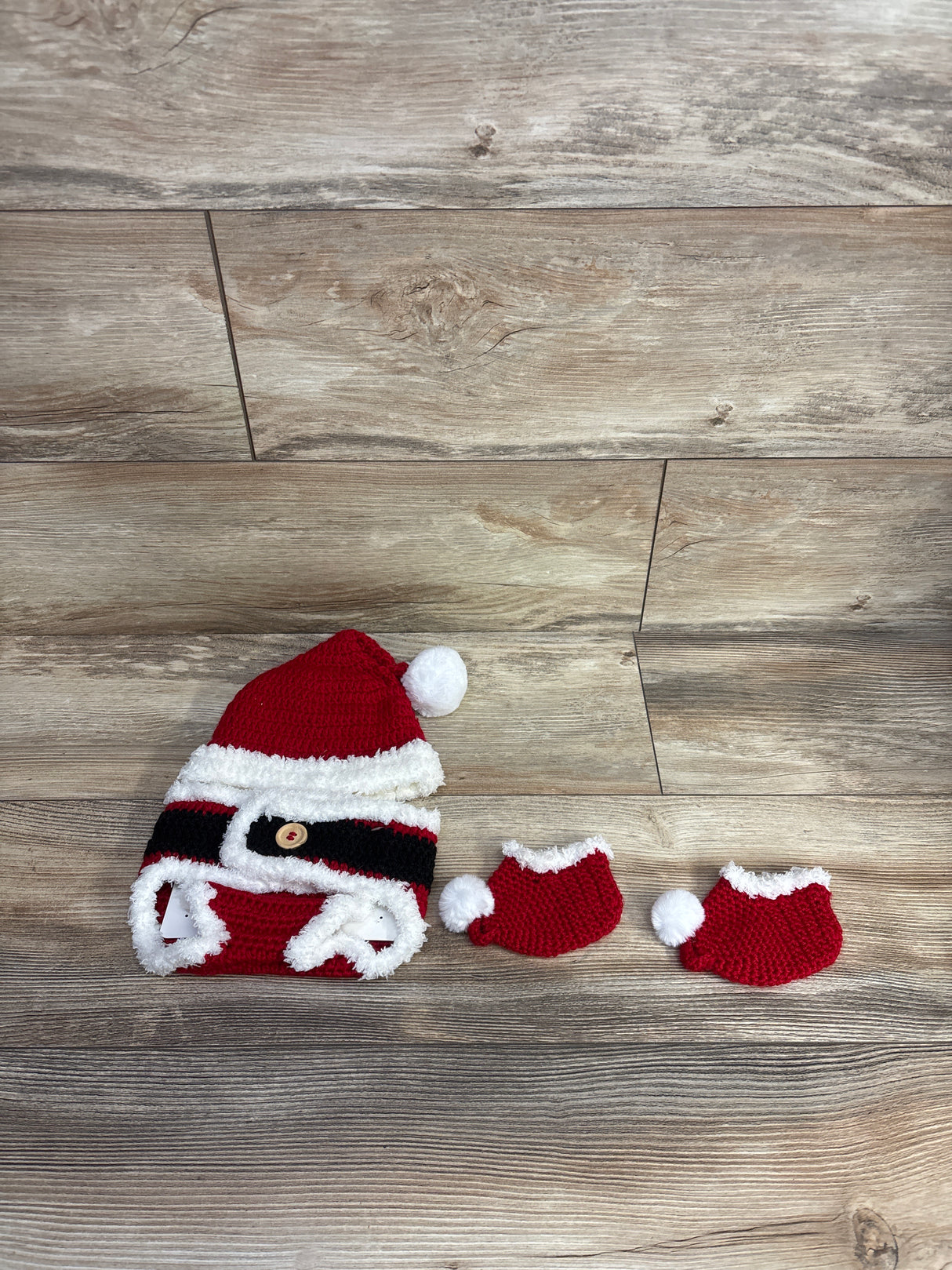 NEW So Dorable Crocheted Santa Hat, Bloomers, & Booties 3pc Set sz 0-6m