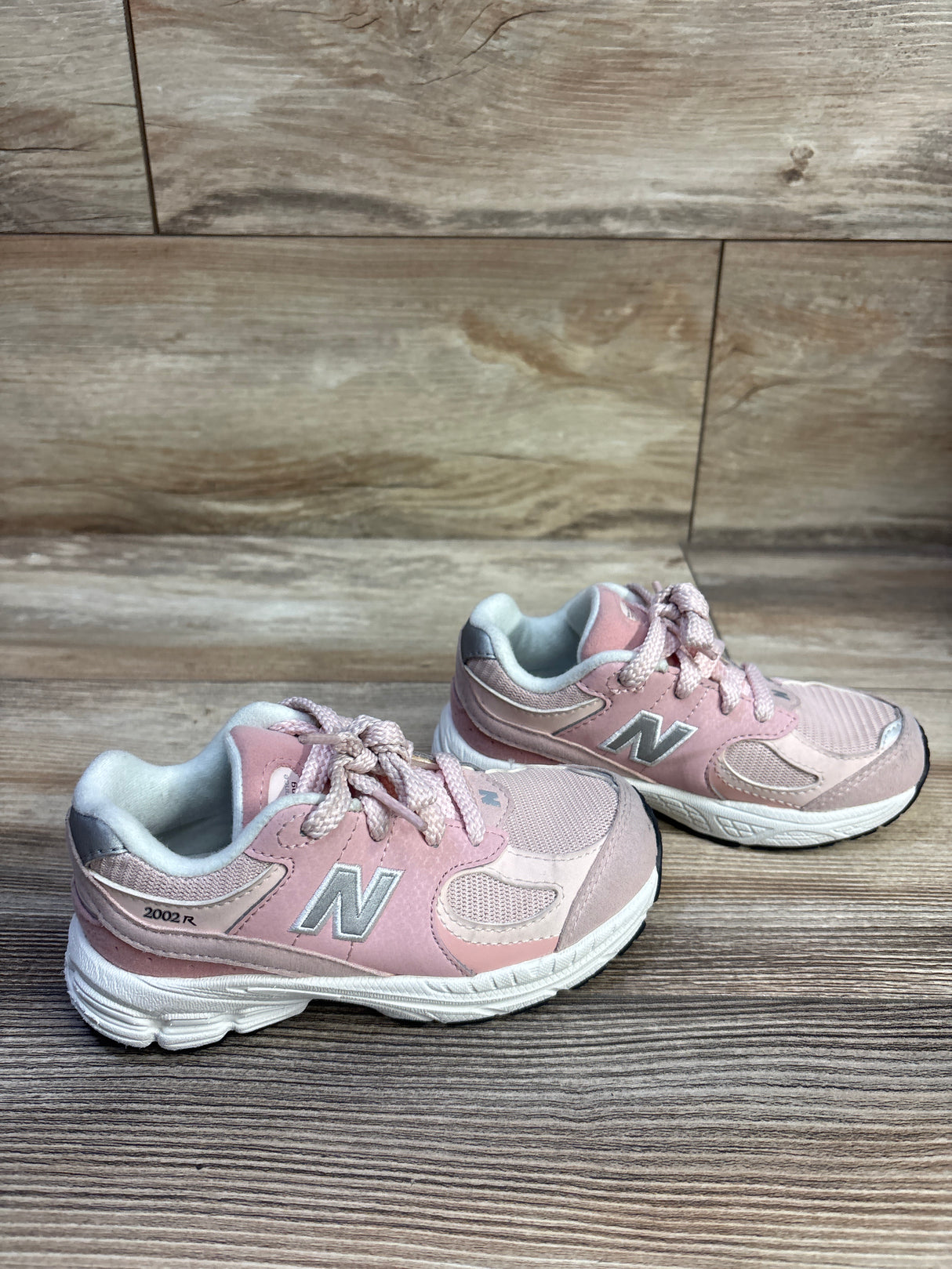 New Balance 2002R Lace-Up Sneakers Pink Sand sz 10c