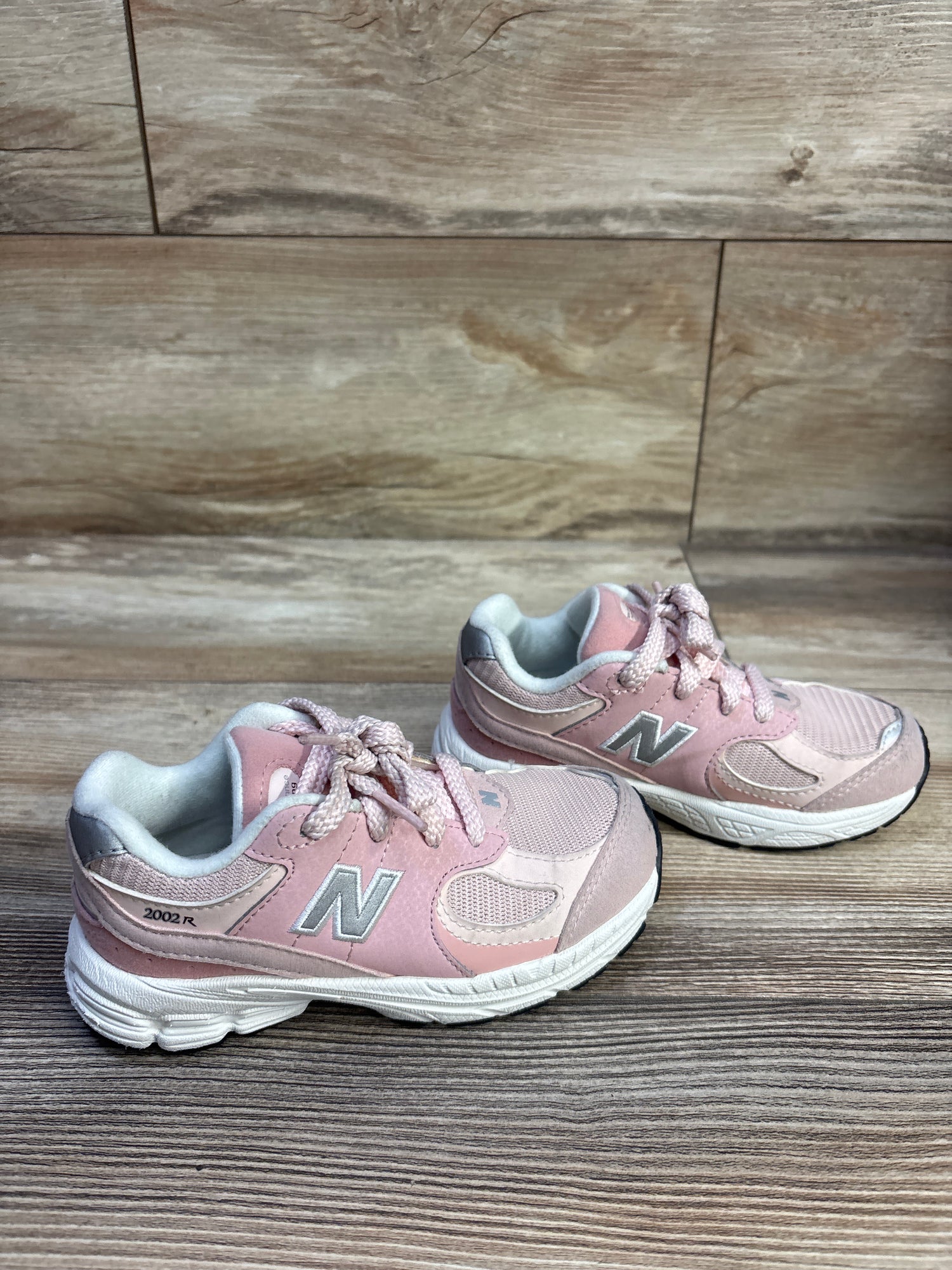 New Balance 2002R Lace-Up Sneakers Pink Sand sz 10c