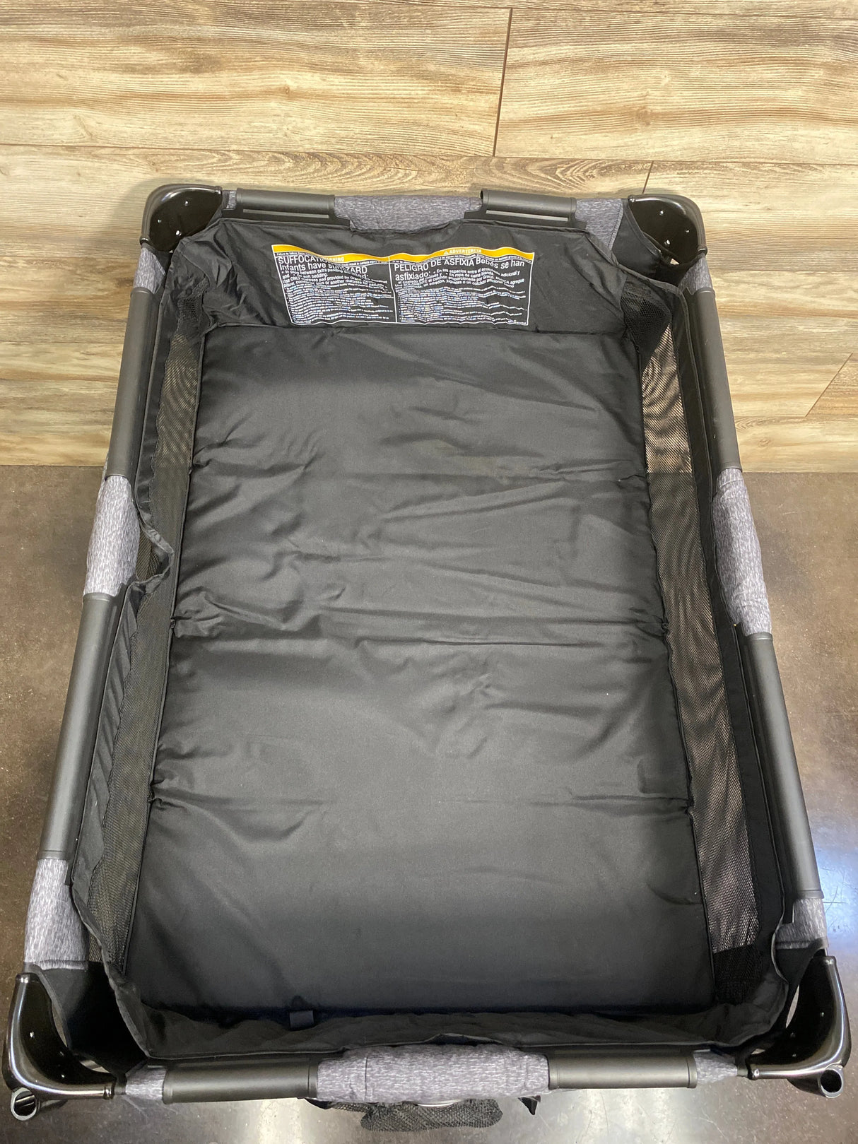 Graco Pack 'N Play Simple Solutions Playard in Cam
