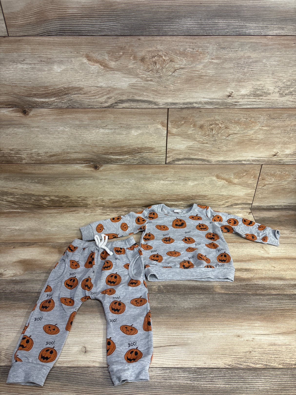 Boo Pumpkin 2pc Pull Over Sweater Set Grey sz 12-18m