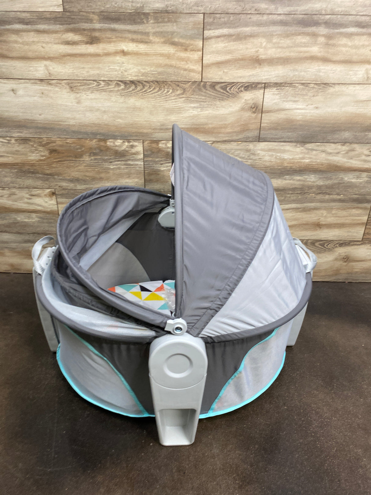 NEW Fisher Price On-The-Go Baby Dome in Windmill