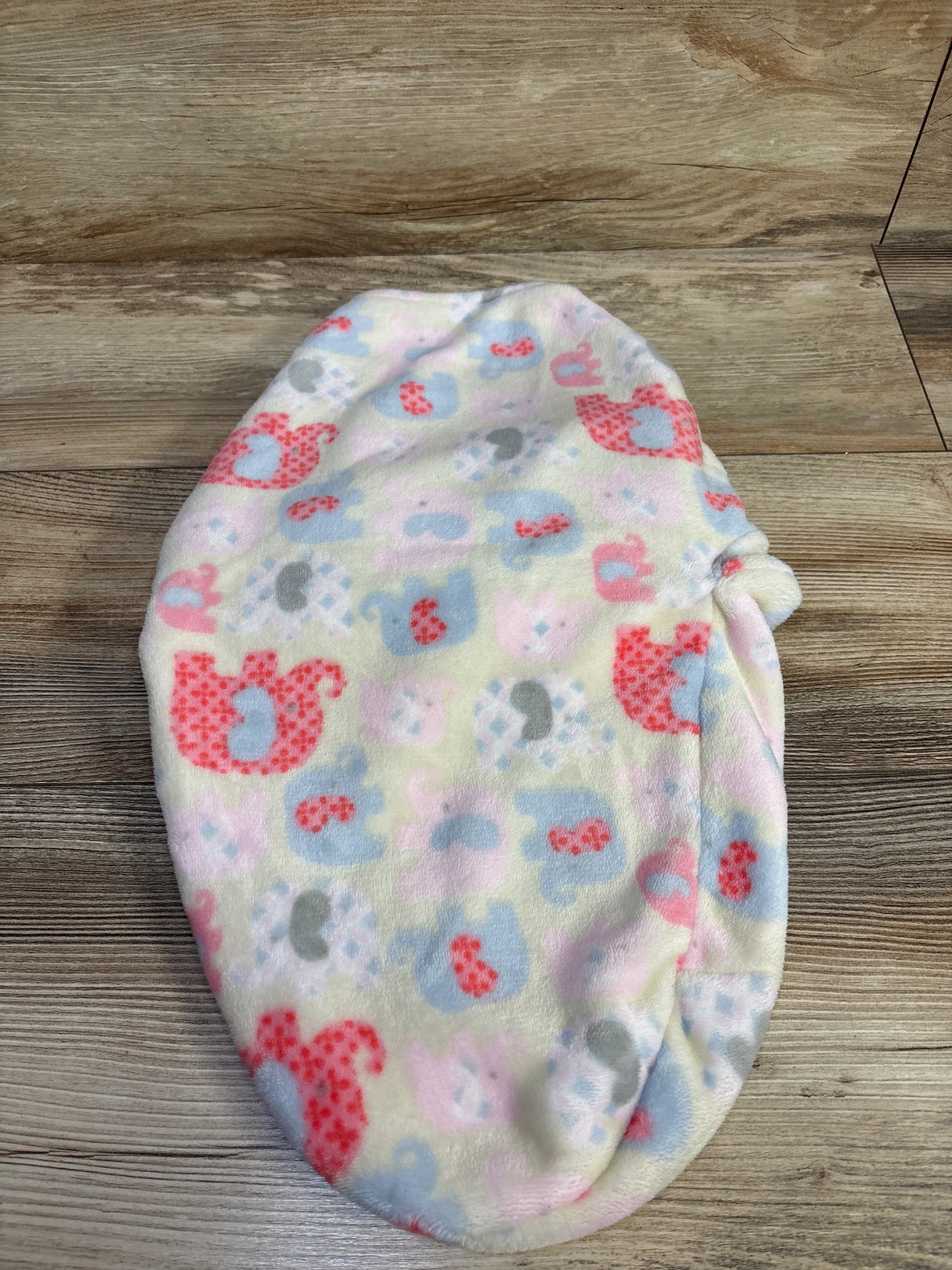 Blankets & Beyond Elephant Print Plush Swaddle Wrap Cream sz 0-3m