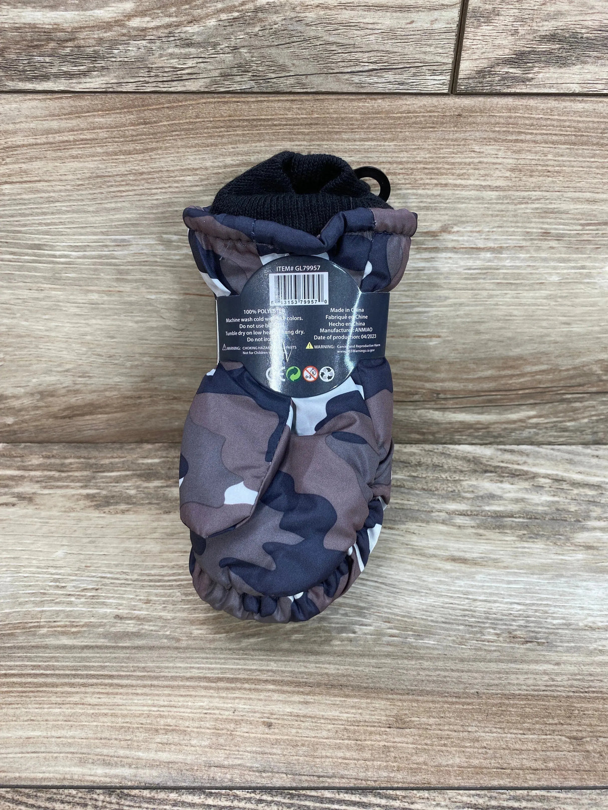 NEW ThermaWear Kid's Grey Ski Camo Mittens