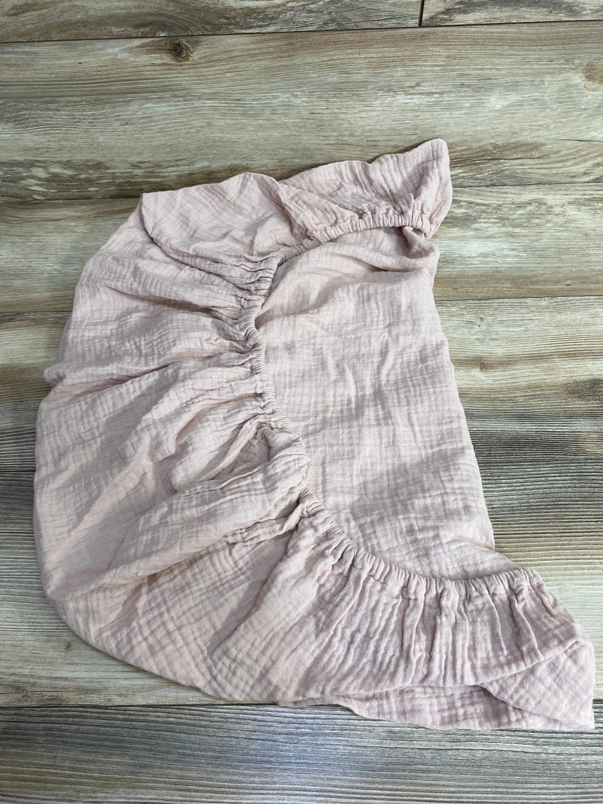 Mushie Extra Soft Muslin Crib Sheet in Blush