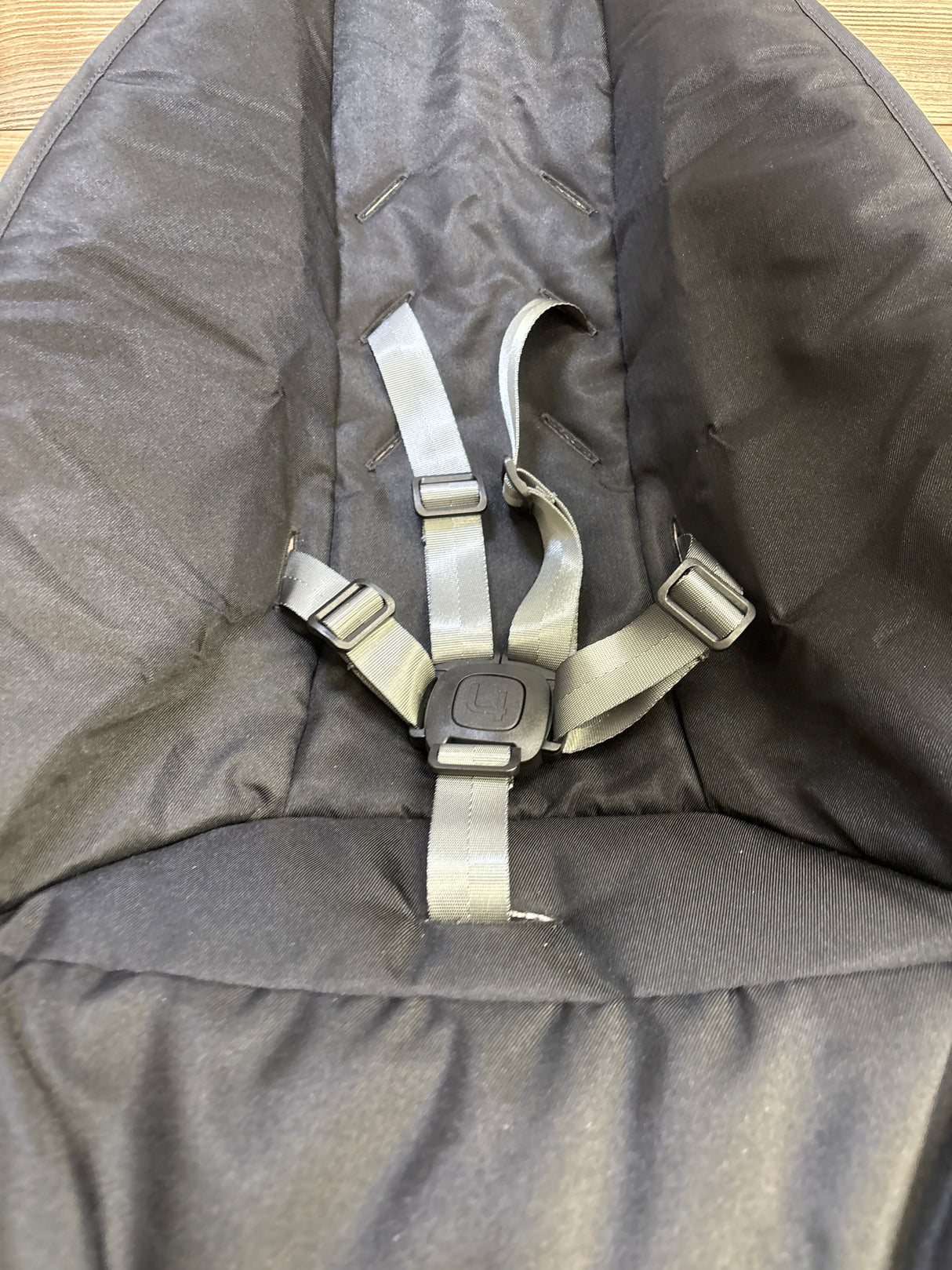 4moms mamaRoo Multi-Motion Baby Swing Smart Connectivity in Black