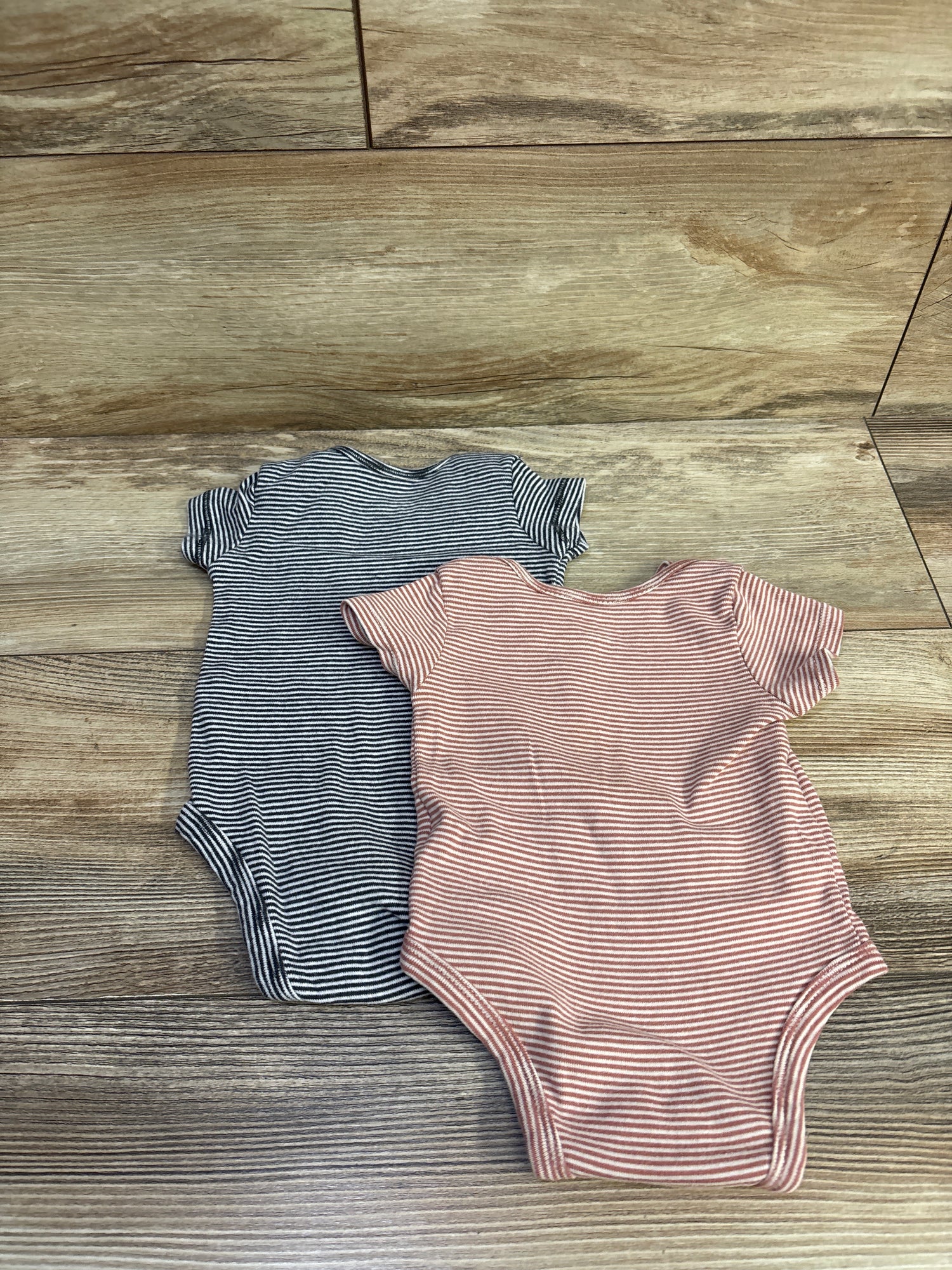 Carter's 2pk Striped Bodysuits Black sz 3m
