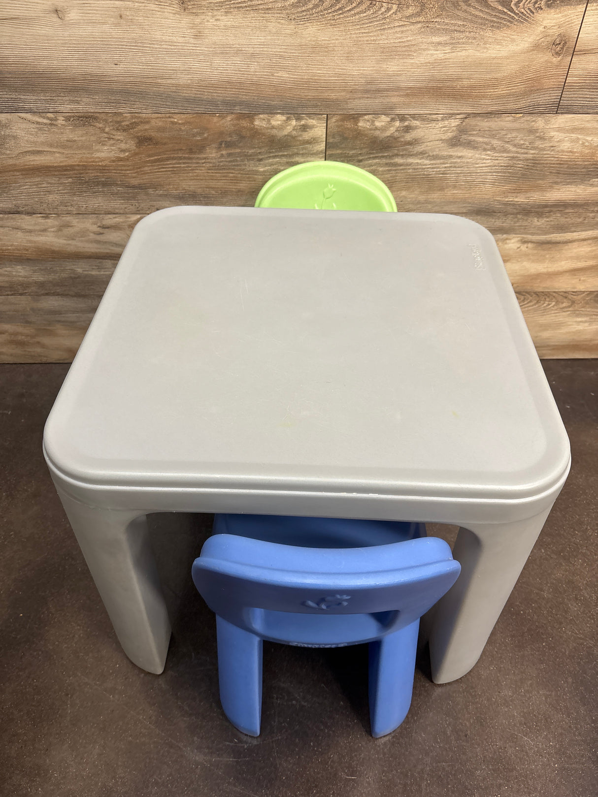 Simplay3 Play Around Table and 2 Chairs Set