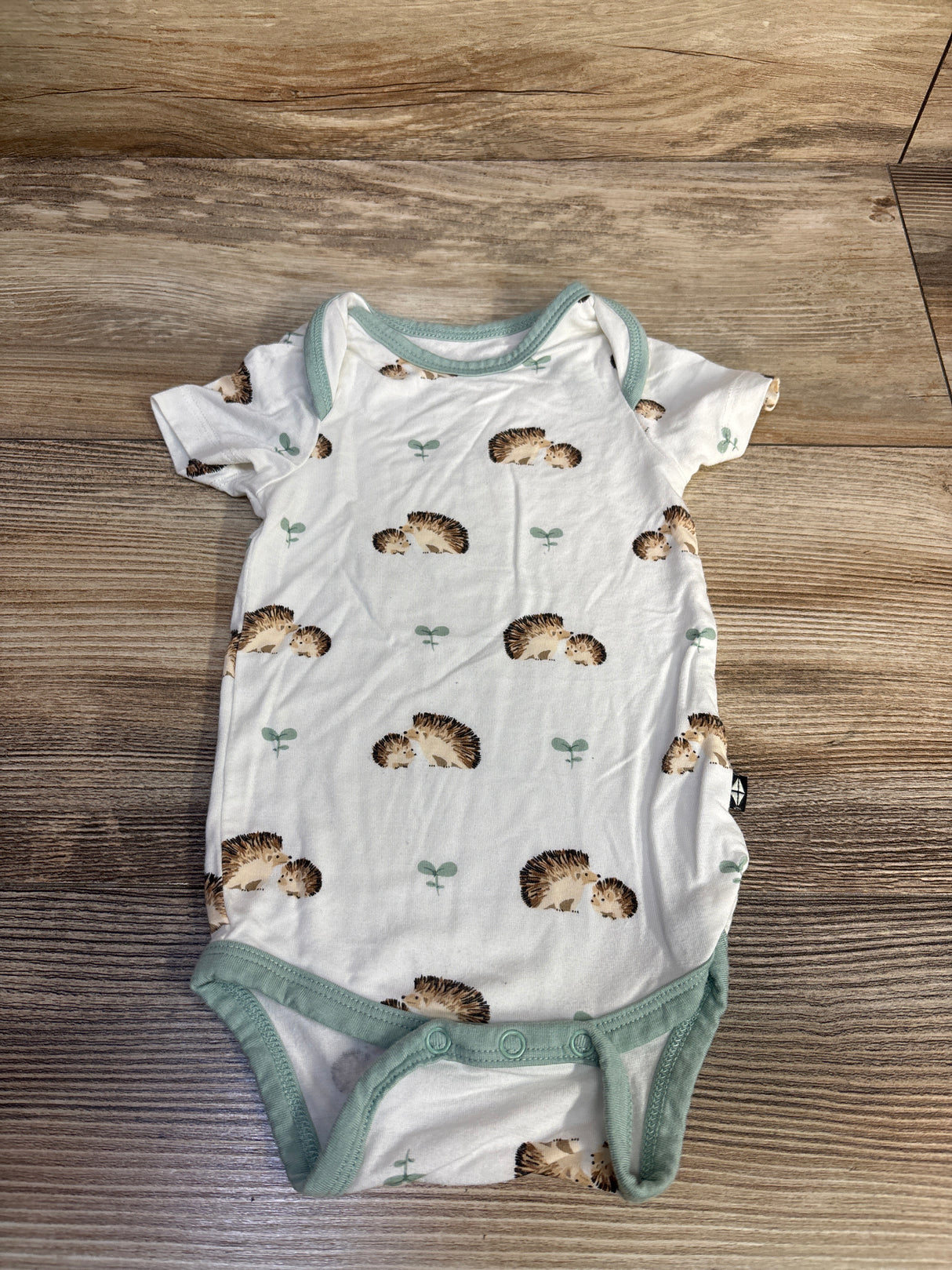 Kyte Baby Bodysuit in Hedgehog White sz 0-3m