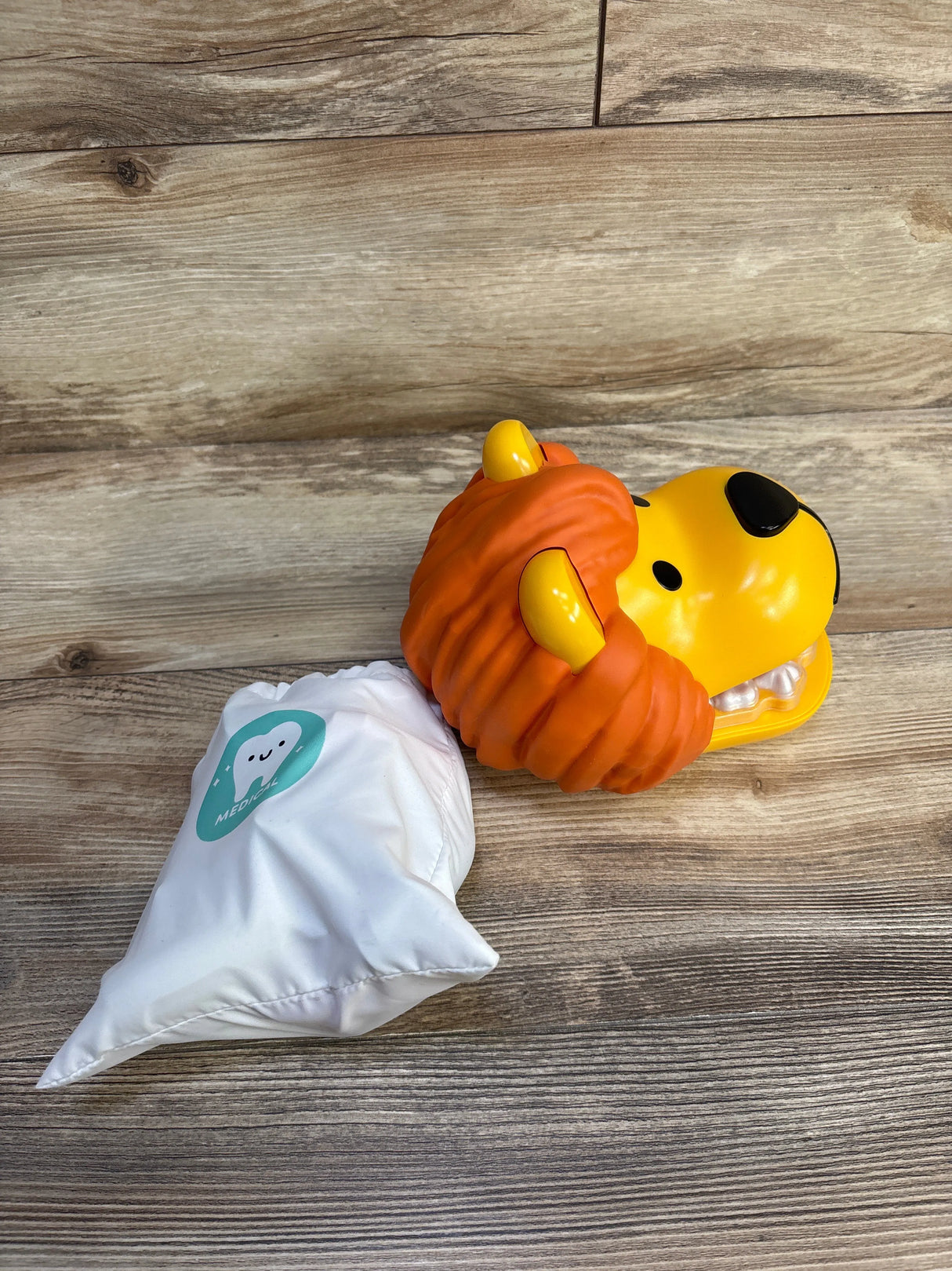 Gigglescape Dentist Play Set 19pc