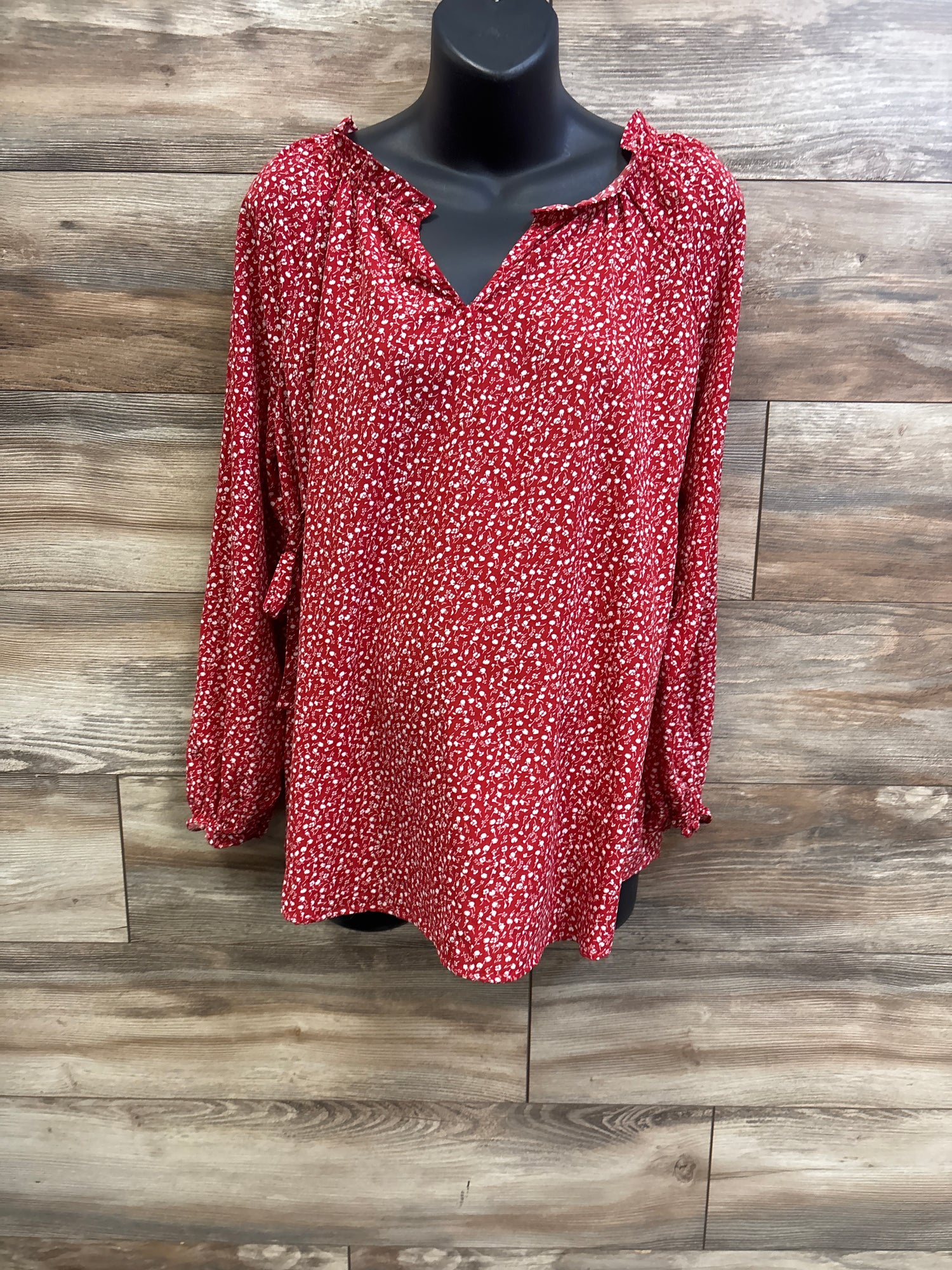 NEW Isabel Maternity Ditsy Floral Long Sleeve Top Red sz Medium