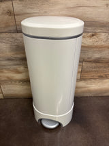 Munchkin STEP Diaper Pail, Powered by Arm & Hammer