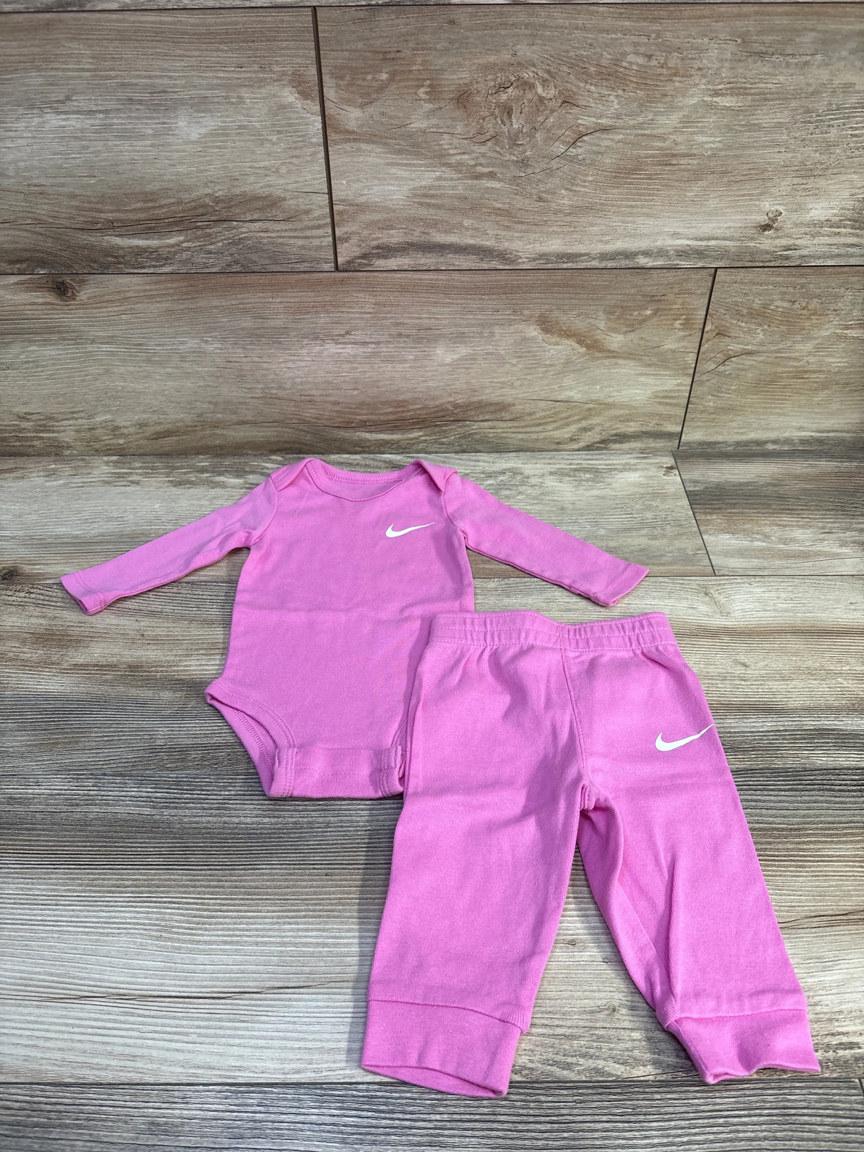 Nike 2pc Bodysuit & Pants Set Pink sz 6m