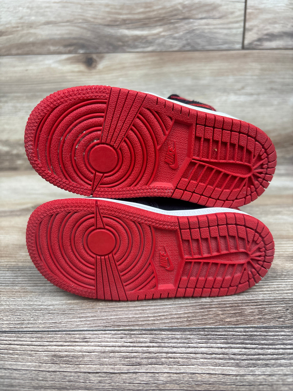 Air Jordan 1 Retro High OG TD 'Satin Bred' Sneakers sz 7c